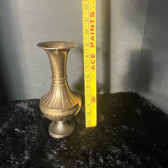 VTG 70s solid brass 9" tall vase - Picture 7 of 8
